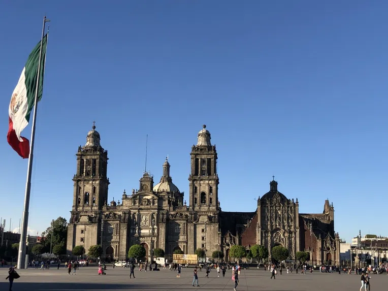 México passará a exigir visto impresso de brasileiros