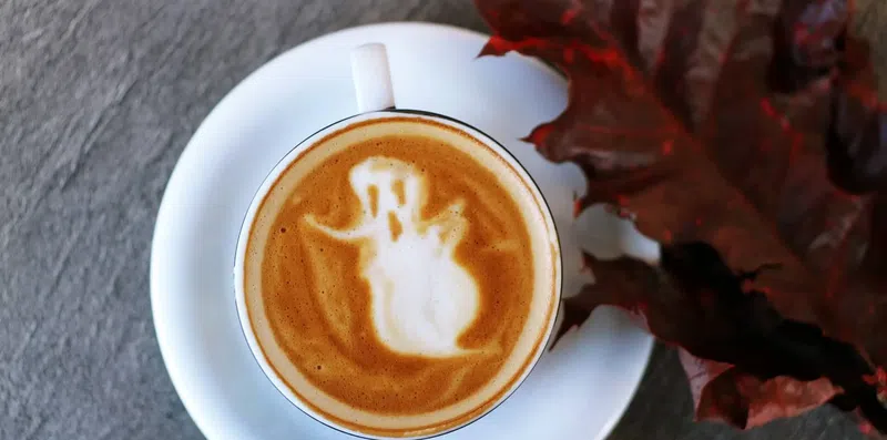 Tradições de Halloween ao redor do mundo que você precisa conhecer