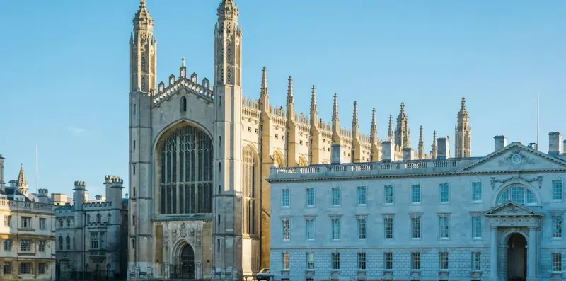 Como entrar em Cambridge: UCAS e bolsas para brasileiros