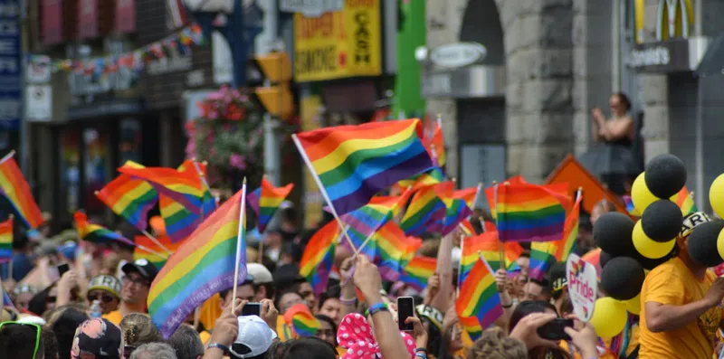 Países mais LGBT-friendly do mundo em 2026: ranking dos 10 melhores e onde o Brasil está