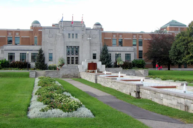 Universidade-de-Montreal-Instituto-de-Pesquisa-Bio
