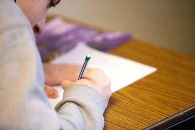 10 extracurriculares que ajudam quem não tem notas boas