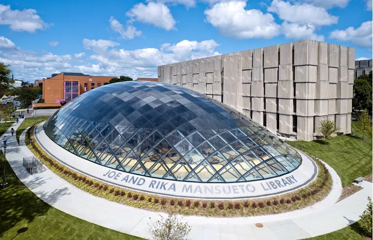 bibliotecas-universitárias-mais-bonitas-do-mundo-joerika
