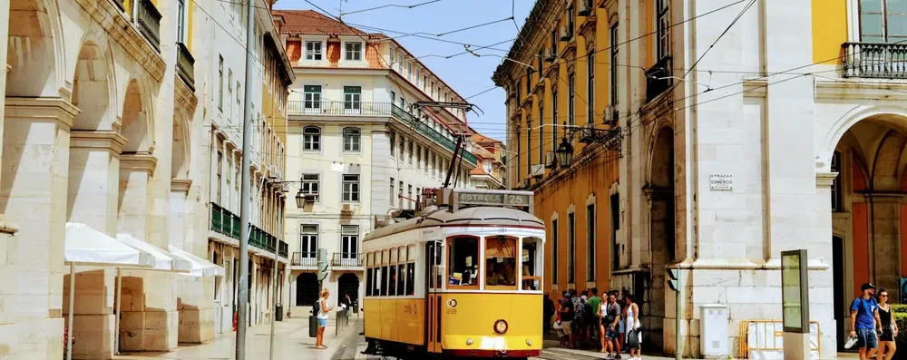 Exames de proficiência exigidos por universidades em Portugal