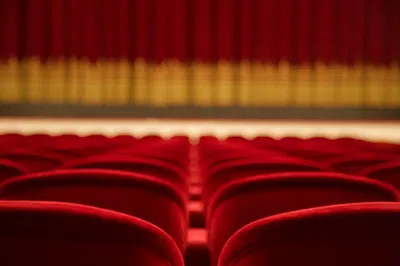 Qual das melhores faculdades de Artes Cênicas do mundo combina mais com você?