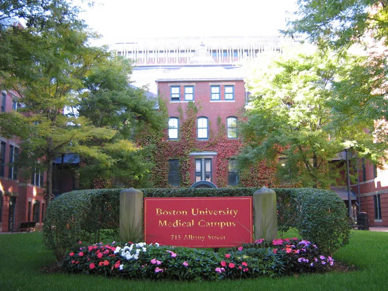 melhores-universidades-do-nordeste-dos-eua-Boston-university