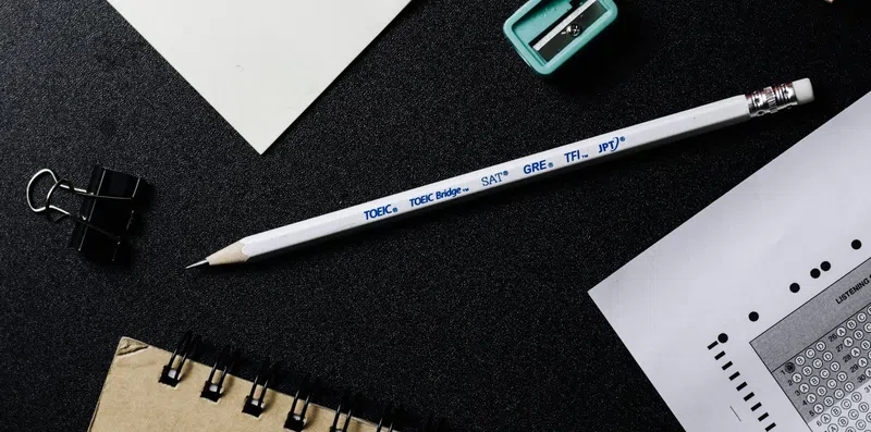 TOEFL ou IELTS: qual escolher em 2026?