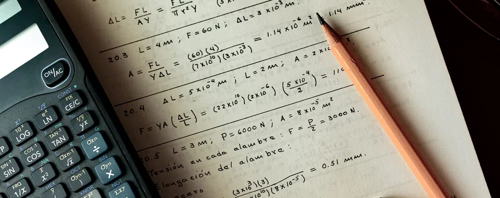 O que é avaliado na seção de Matemática do SAT?