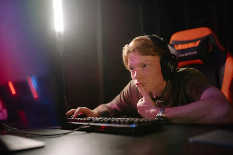 Bolsa de estudos para gamer fora do Brasil