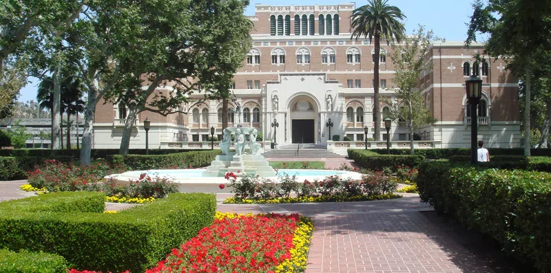 Faculdades em Los Angeles: melhores opções para brasileiros