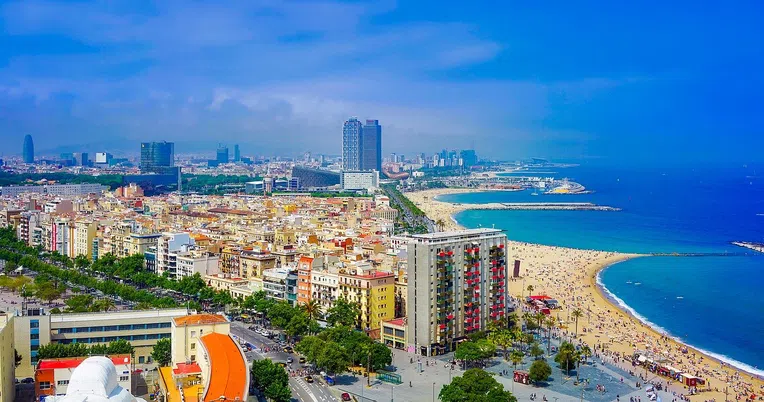 Barcelona é um dos melhores destinos para quem quer fazer intercâmbio na Espanha