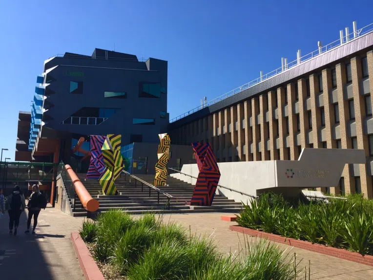 Destination-Australia-La-Trobe