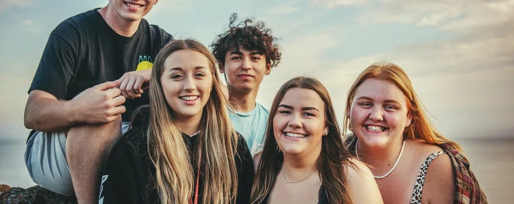Desafio Rise Global 2023 oferece bolsas de estudos para jovens