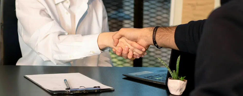 Como funciona o processo seletivo em empresas europeias