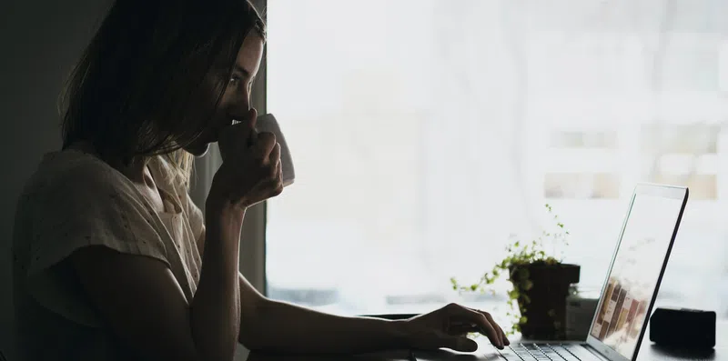 6 motivos para aprender um idioma em casa