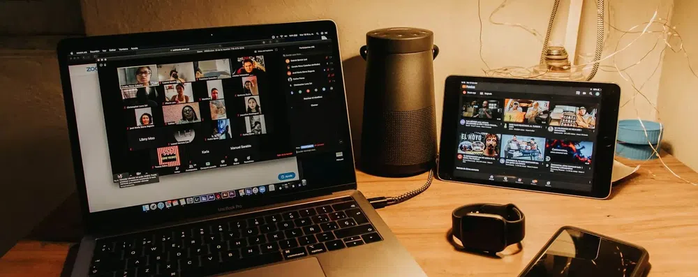 Como usar feiras online para escolher universidades internacionais