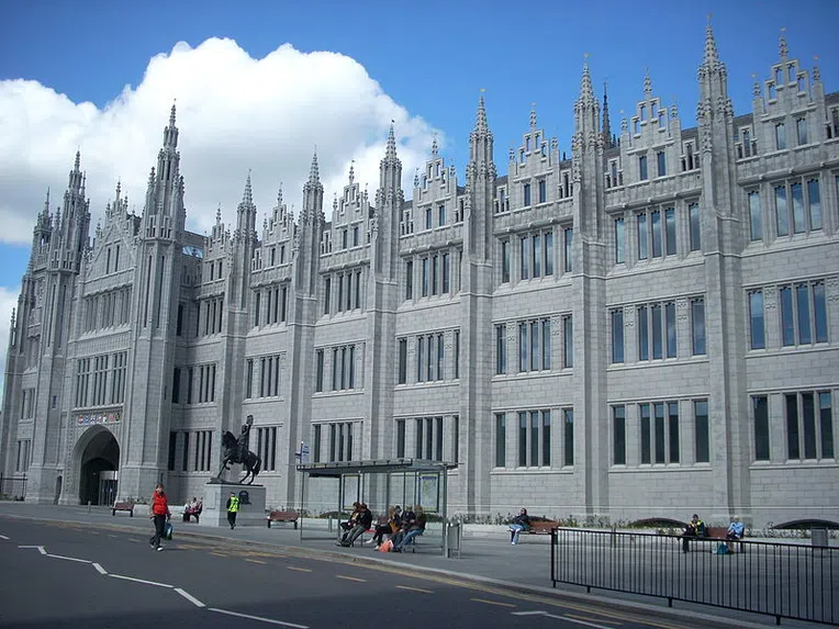 melhores-universidades-no-litoral-do-reino-unido-Marischal-College