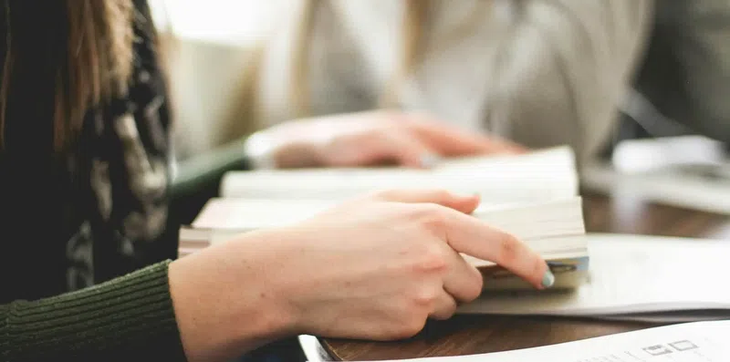 Inglês autodidata funciona para intercâmbio?