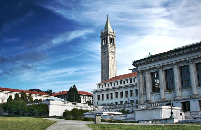 UCBerkeley-Seguro-Médico