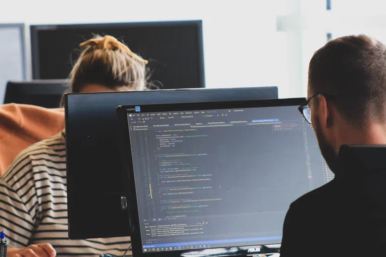 Bolsa de estudos para ciências da computação e matemática na França
