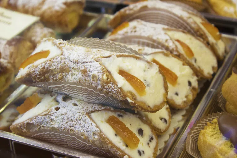 pratos-italianos-para-provar-Cannoli