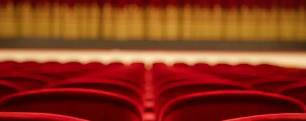 Qual das melhores faculdades de Artes Cênicas do mundo combina mais com você?