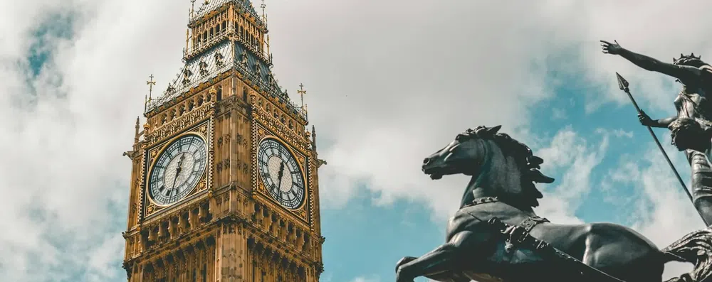 Estude Direito no Reino Unido com bolsa de 100% na City University London