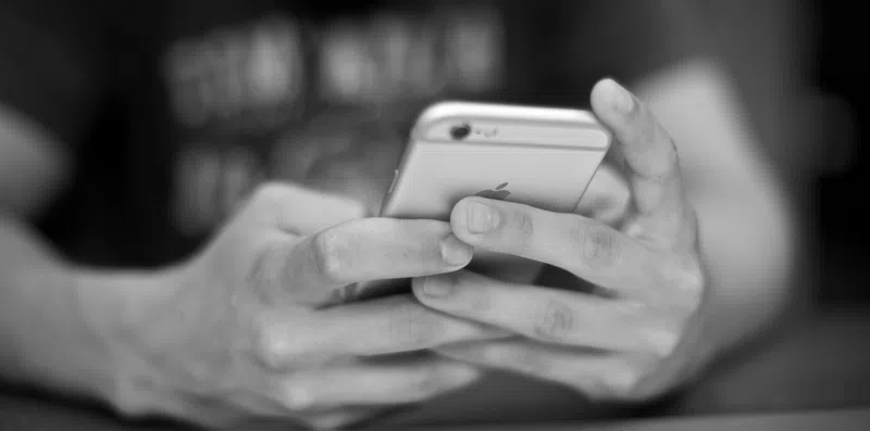 As universidades podem revogar a admissão por conta de posts na internet?