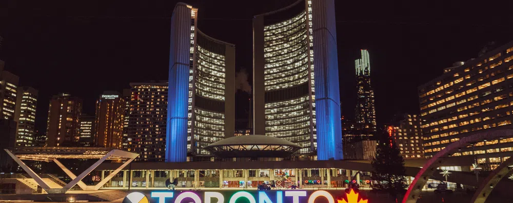 Universidade de Toronto oferece até 100 mil dólares para brasileiros que querem estudar no Canadá