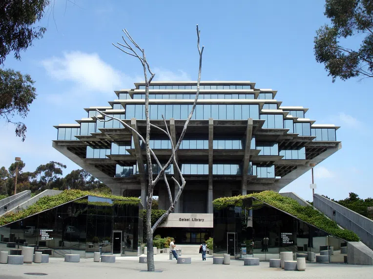 bibliotecas-universitárias-mais-bonitas-do-mundo-geisel
