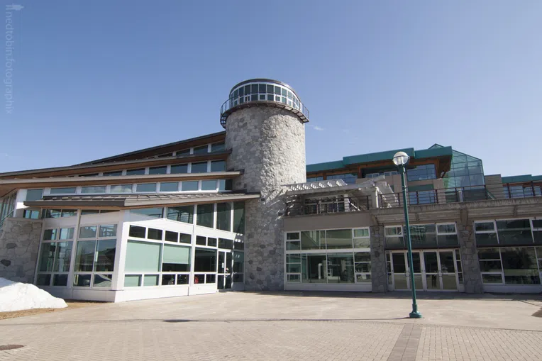 universidades-mais-baratas-no-Canadá-Universidade-do-Norte-da-Colúmbia-Britânica-Universidade