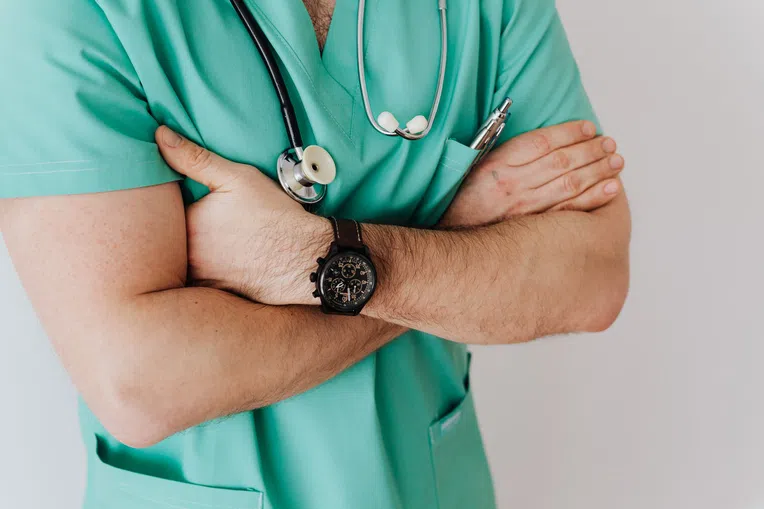 2-medicina-nos-eua-do-e-md