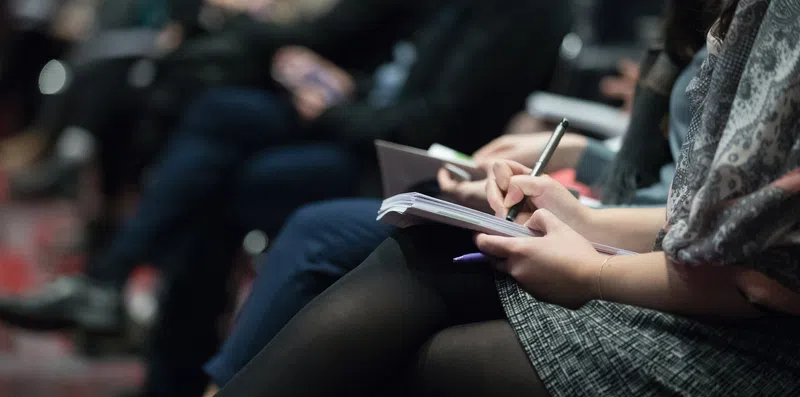 Cursos de extensão no exterior: o que são e como fazer?