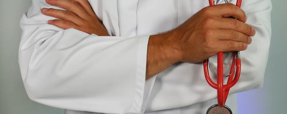 Medicina no exterior: vale a pena fazer?