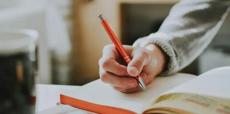 Como desenvolver seu inglês mais rápido: dicas práticas que funcionam
