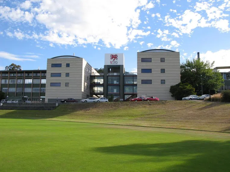 Destination-Australia-Sunshine-University-of-Tasmania
