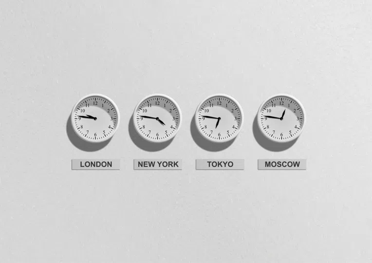 time-momento-ideal-para-estudar-fora