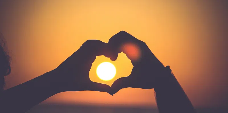 Escolha seus filmes de romance preferidos e te indicaremos um destino de intercâmbio