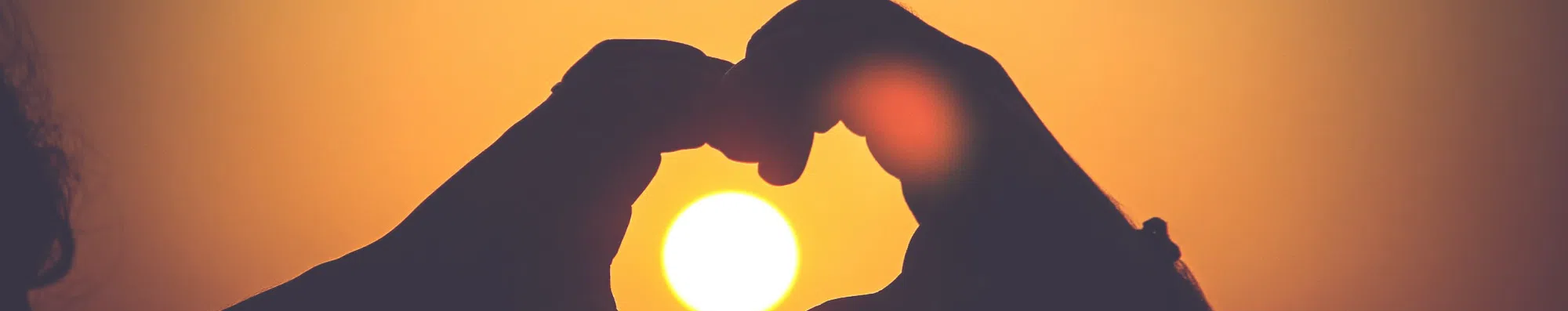 Escolha seus filmes de romance preferidos e te indicaremos um destino de intercâmbio